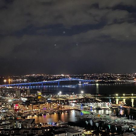 Top Floor Harbour View And Skytower View Apartment In Cbd Auckland Exteriör bild