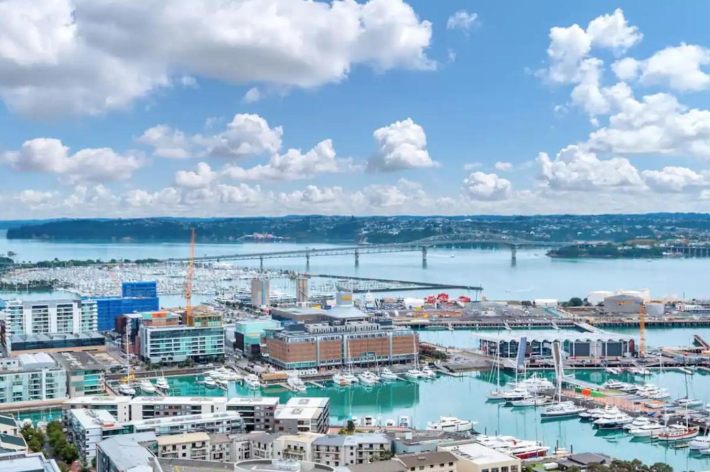 Top Floor Harbour View And Skytower View Apartment In Cbd Auckland Exteriör bild