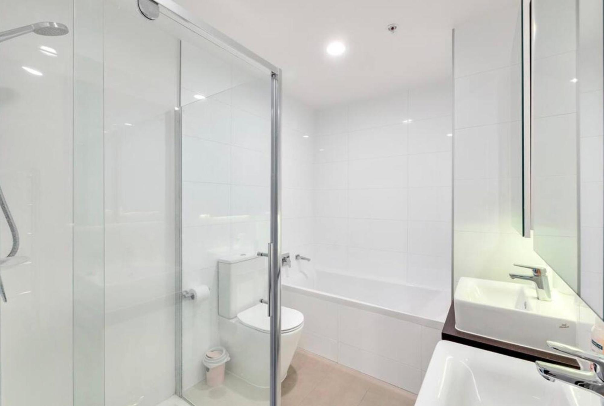 Top Floor Harbour View And Skytower View Apartment In Cbd Auckland Exteriör bild